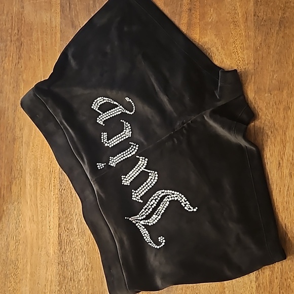 Juicy Couture size Large shorts - Picture 3 of 5